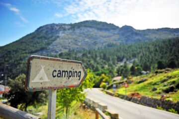In Spanje kun je kamperen op indrukwekkende locaties, zoals het natuurgebied Sierra de Grazalema